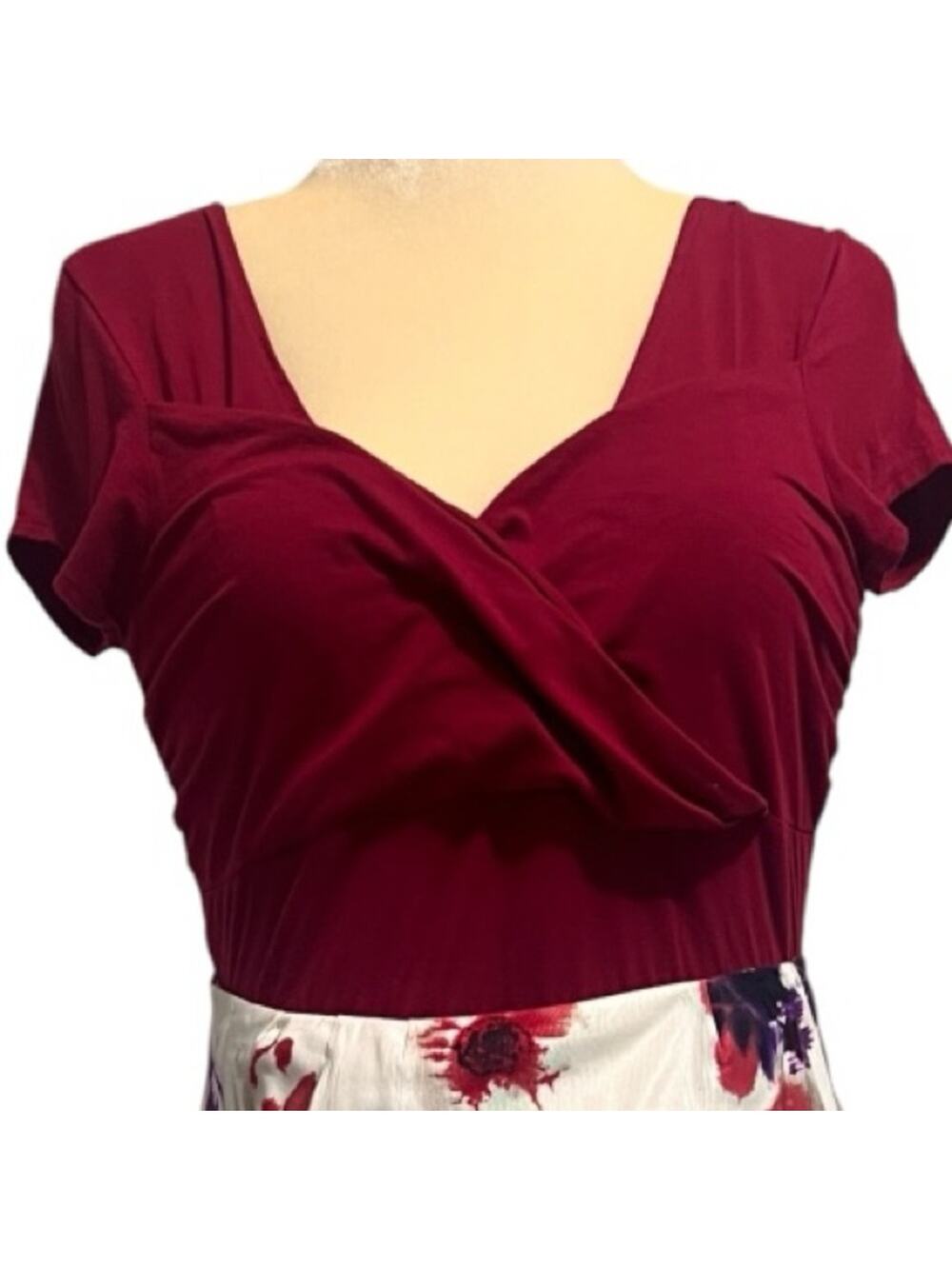 Elie Tahari maroon sweetheart neckline top - Large